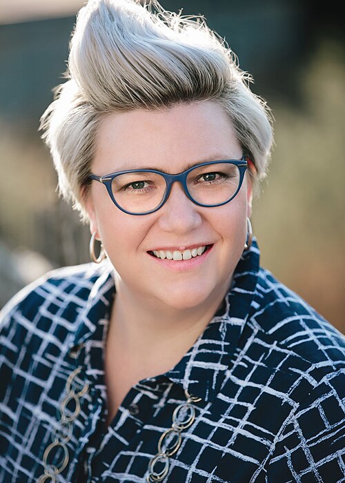 Elana Johnson