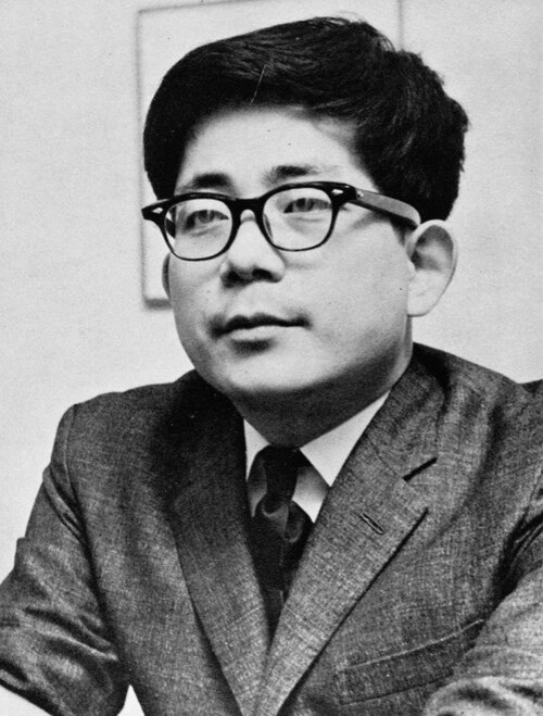 Kenzaburo Oe