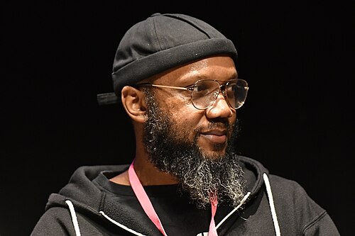 Tendai Huchu